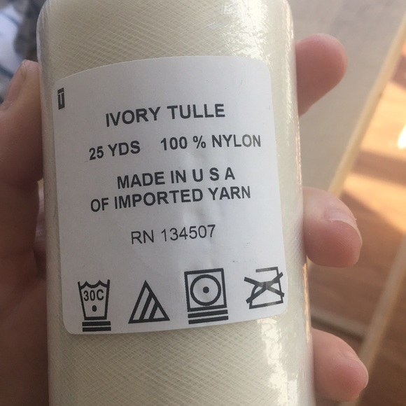 Ivory tulle - Picture 2 of 4